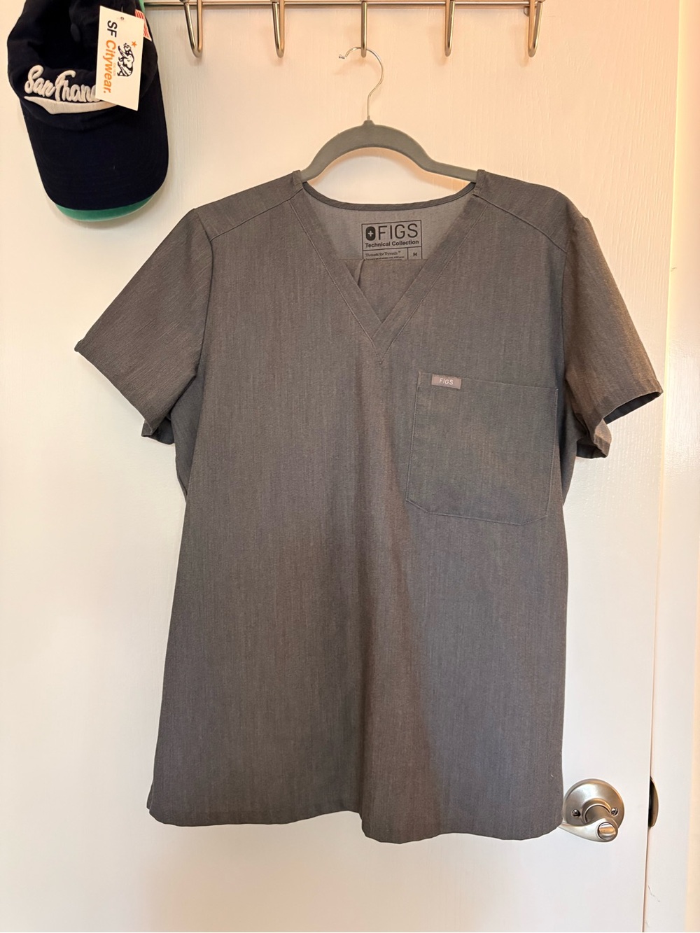 Figs Women’s Short Sleeve V-Neck Scrub set in Charcoal